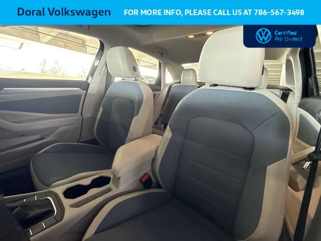 2025 Volkswagen Jetta SE photo 14