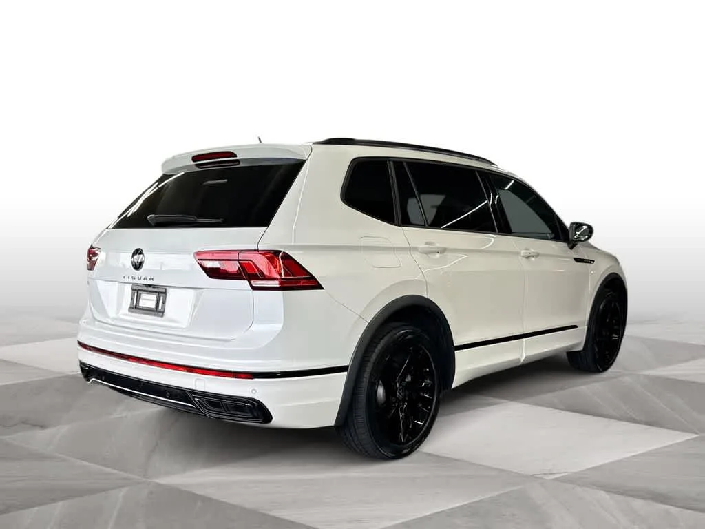 2023 Volkswagen Tiguan SE R-Line Black photo 8