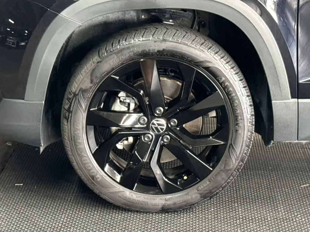 2024 Volkswagen Taos SE photo 11