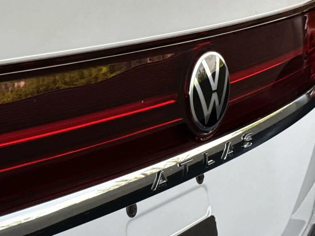 2026 Volkswagen Atlas 2.0T SE w/Technology photo 10