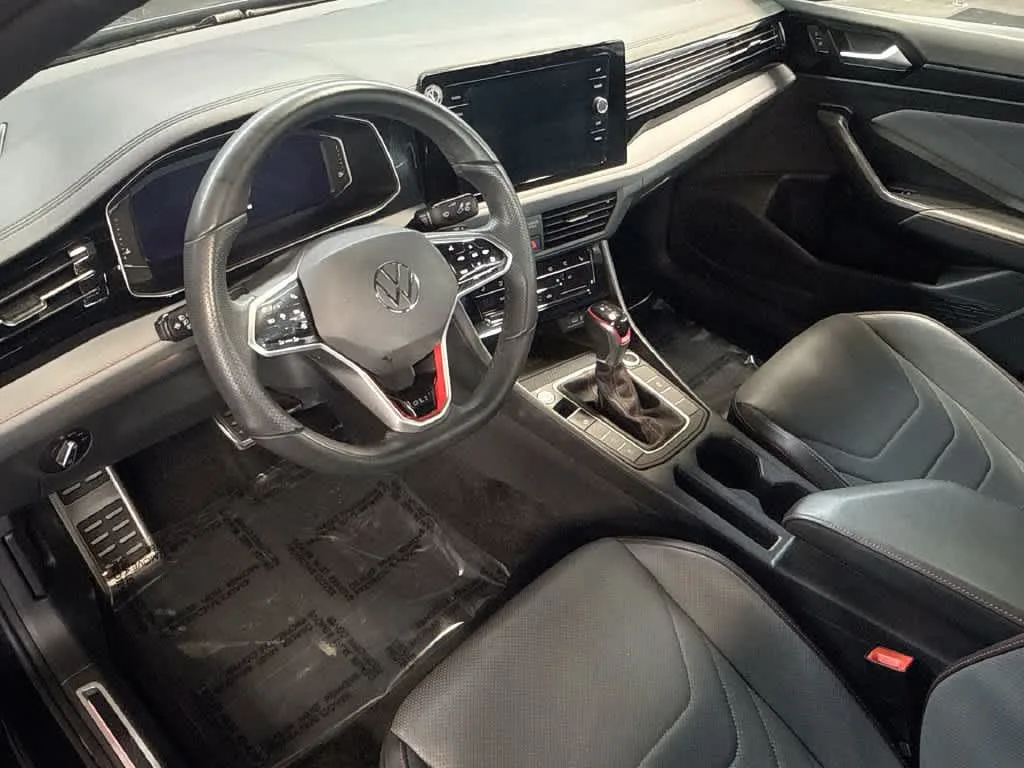 2025 Volkswagen Jetta GLI Autobahn photo 13