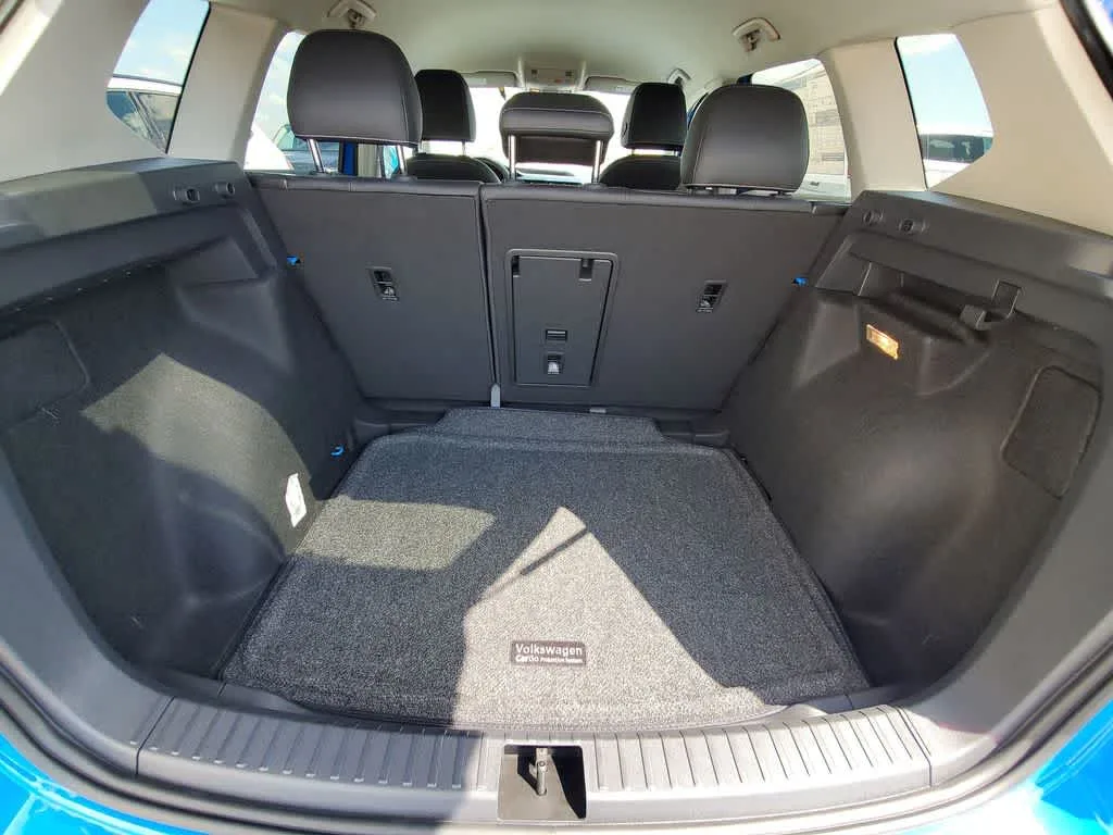 2023 Volkswagen Taos SE photo 29