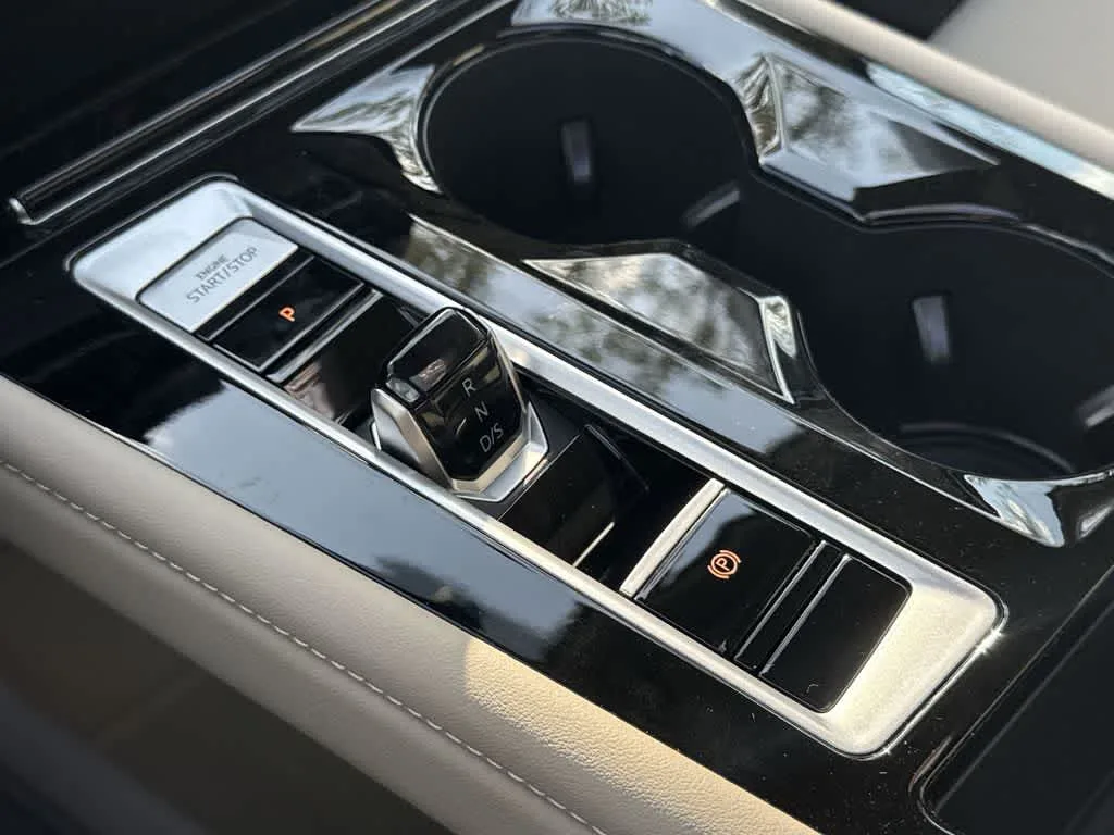 2025 Volkswagen Atlas 2.0T SEL Premium R-Line photo 21