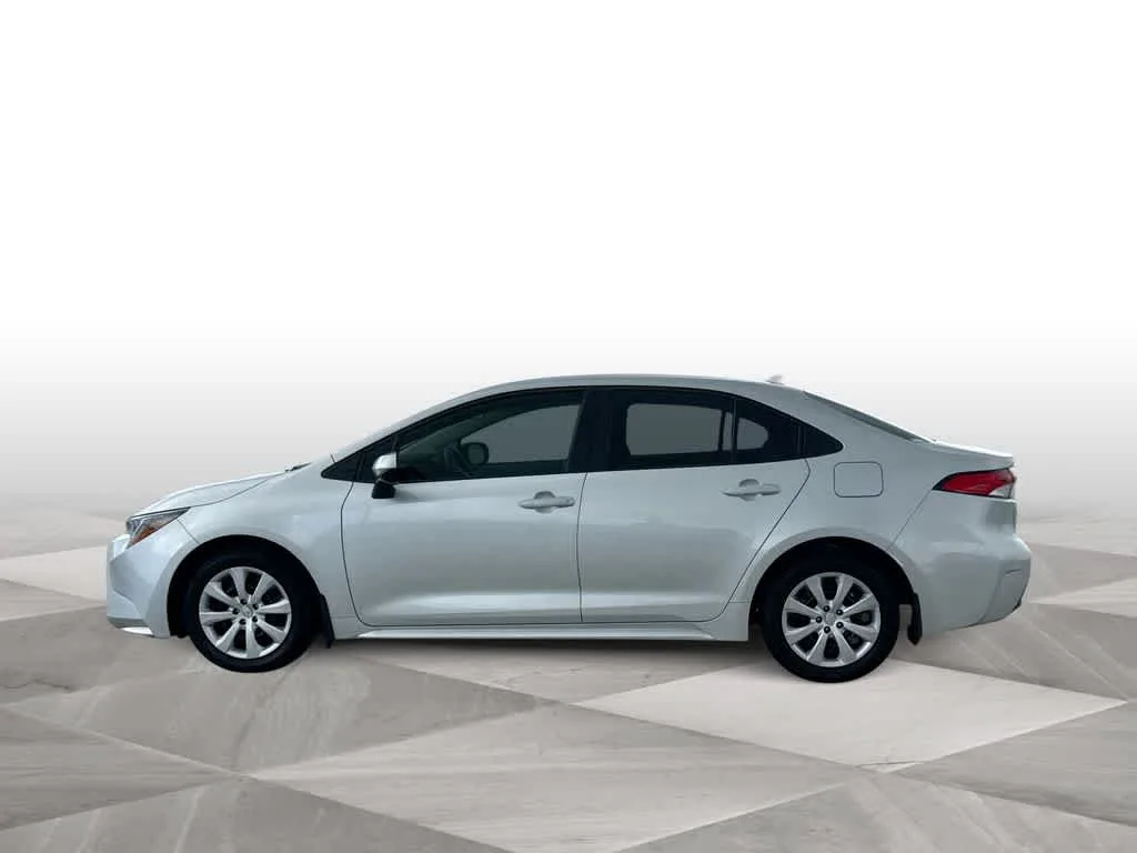 2026 Toyota Corolla LE photo 5