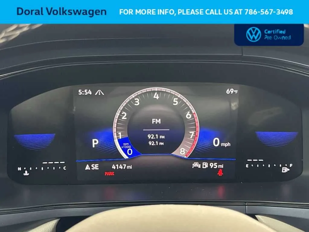 2024 Volkswagen Taos SE photo 21