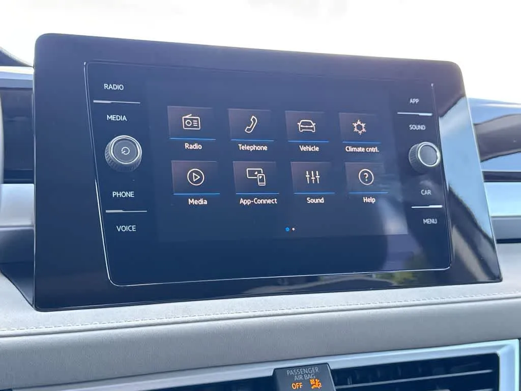 2026 Volkswagen Taos SE photo 17