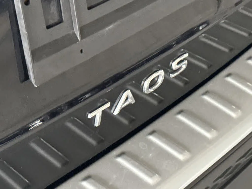 2024 Volkswagen Taos S photo 10