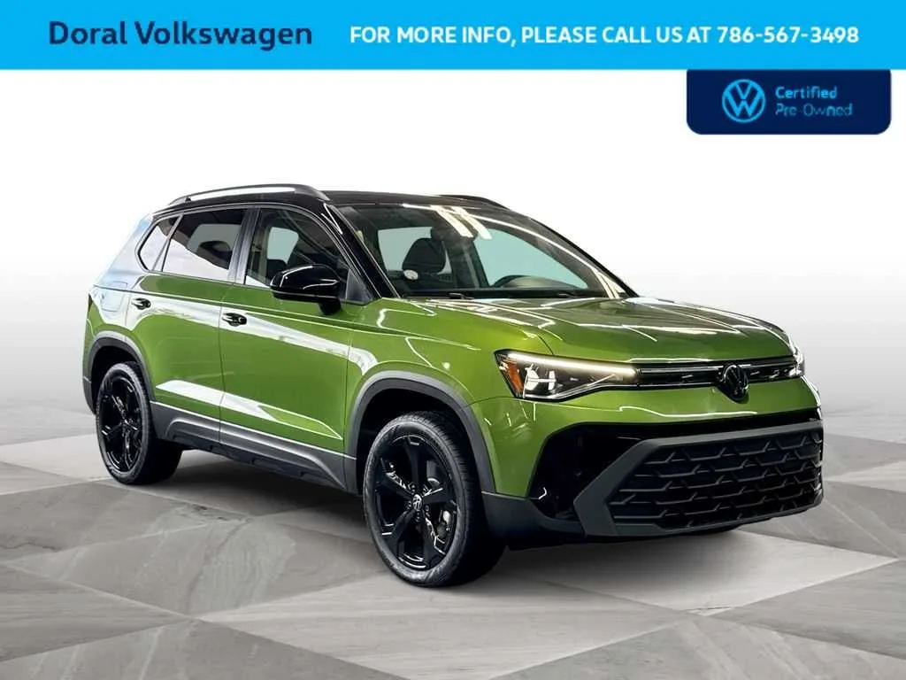 2025 Volkswagen Taos SE Black photo 2