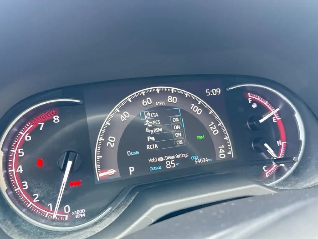 2019 Toyota RAV4 Limited photo 16