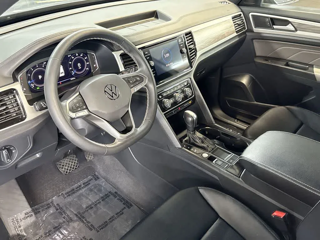 2023 Volkswagen Atlas Cross Sport 3.6L V6 SE w/Technology photo 13