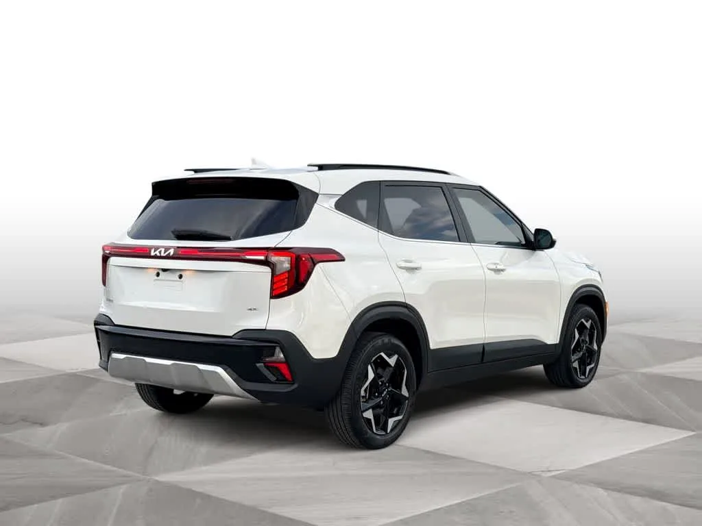 2025 Kia Seltos EX photo 8