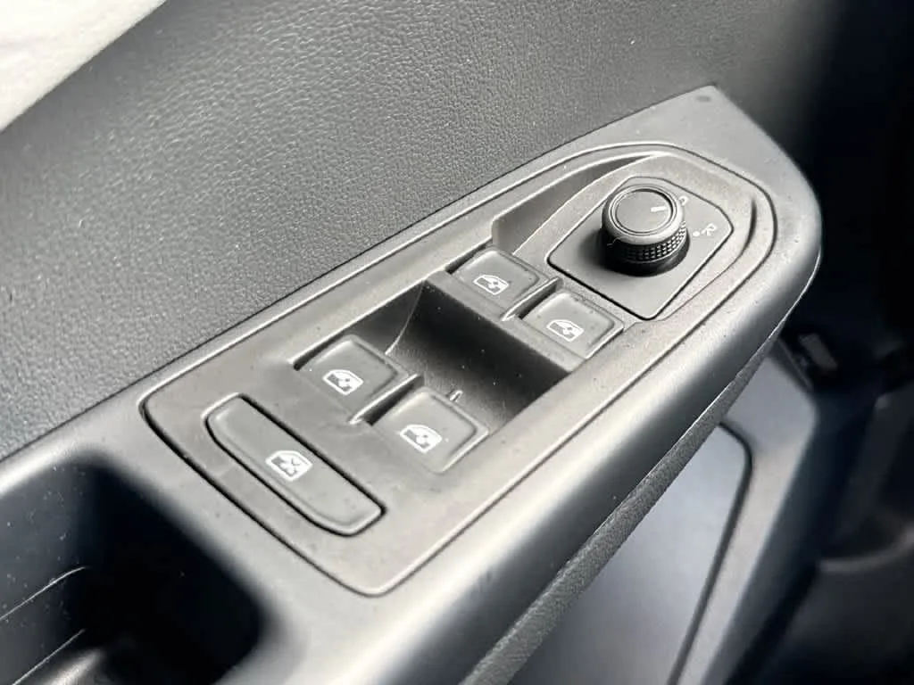 2023 Volkswagen Taos S photo 21