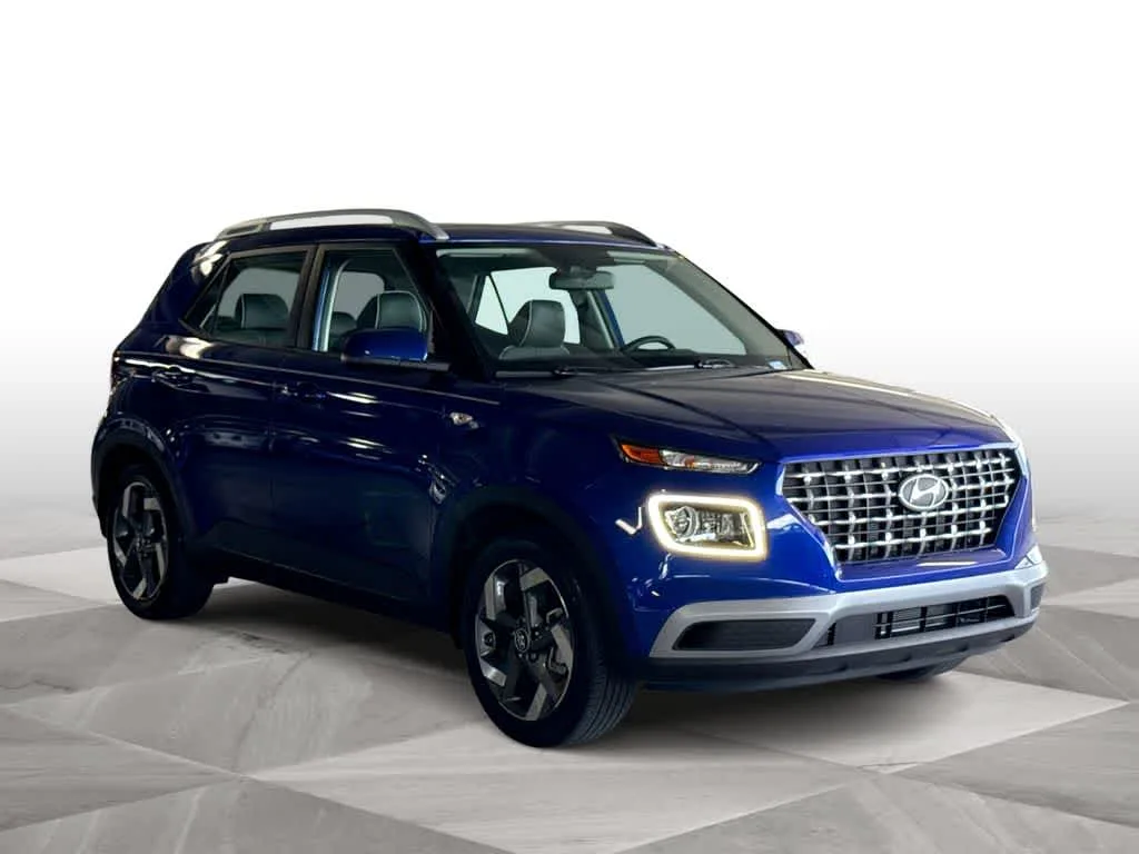 2024 Hyundai Venue Limited photo 2