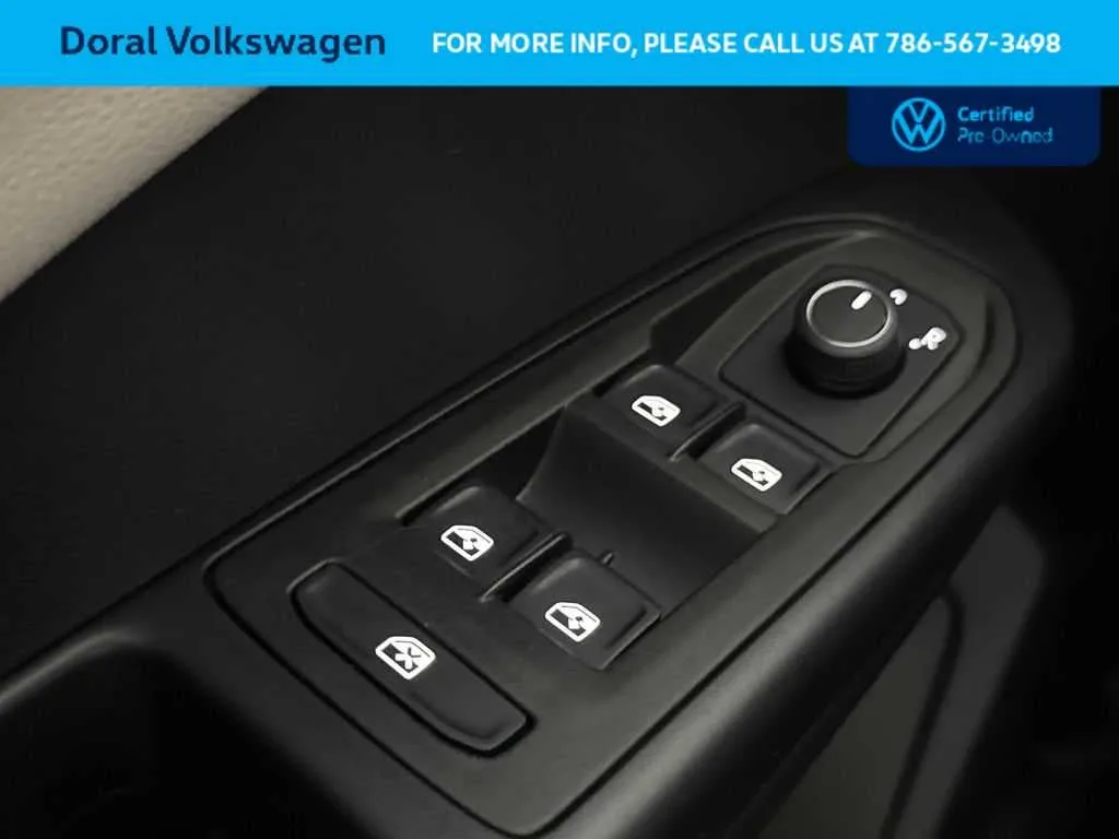 2025 Volkswagen Taos S photo 17