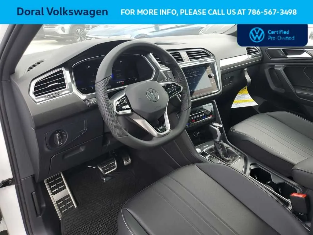 2024 Volkswagen Tiguan SE R-Line Black photo 18
