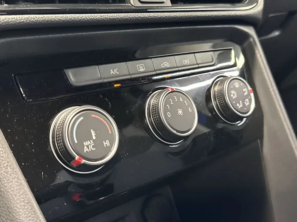 2024 Volkswagen Taos S photo 19