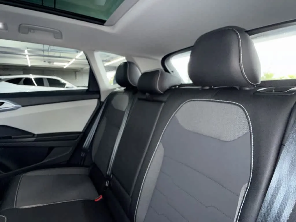 2026 Volkswagen Taos SE photo 22