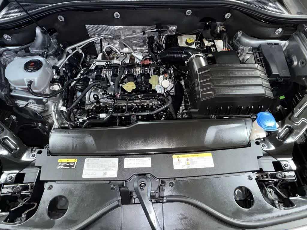 2024 Volkswagen Atlas 2.0T SE w/Technology photo 12
