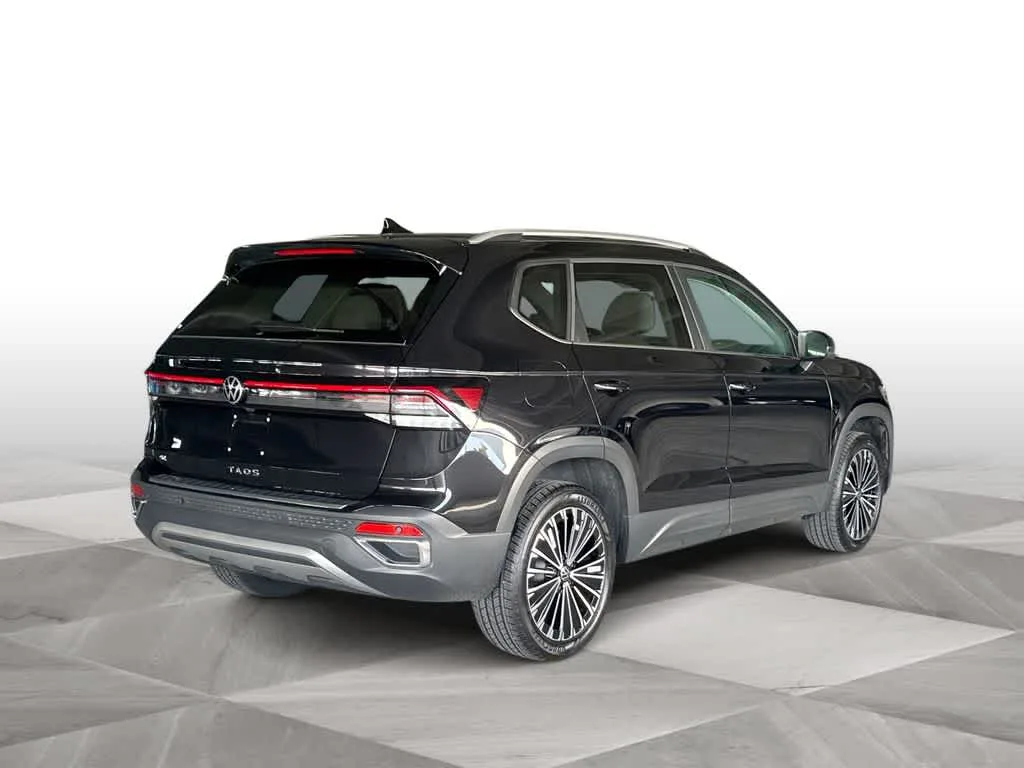 2026 Volkswagen Taos SE photo 8