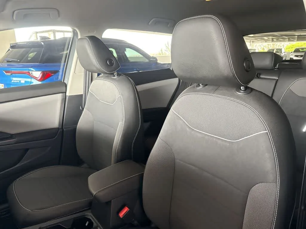 2023 Volkswagen Taos SE photo 14