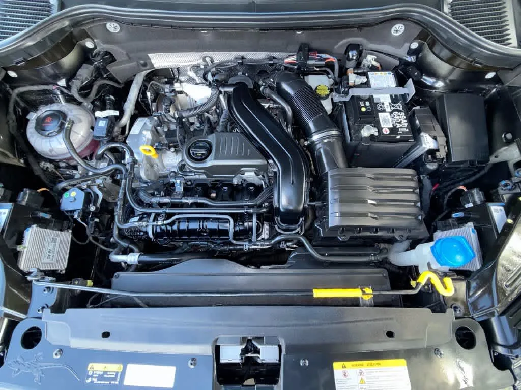 2026 Volkswagen Taos SE photo 12