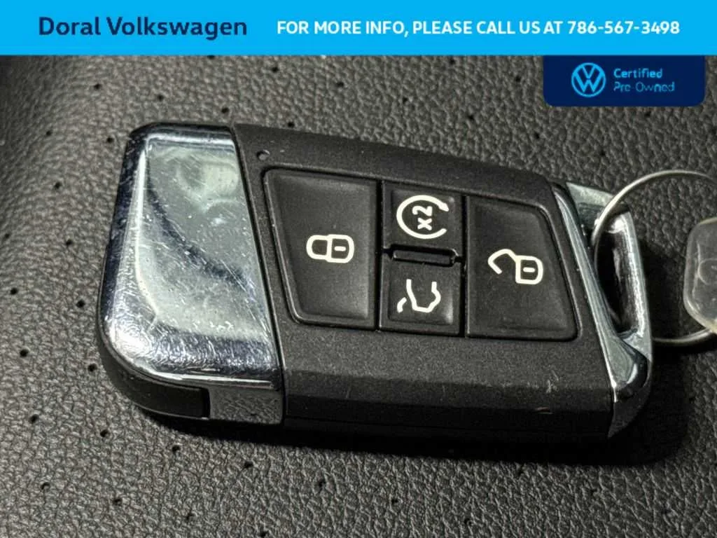 2023 Volkswagen Atlas 3.6L V6 SE w/Technology photo 28