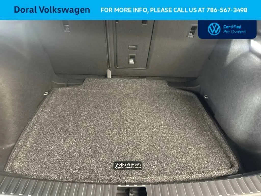 2025 Volkswagen Taos SE Black photo 25