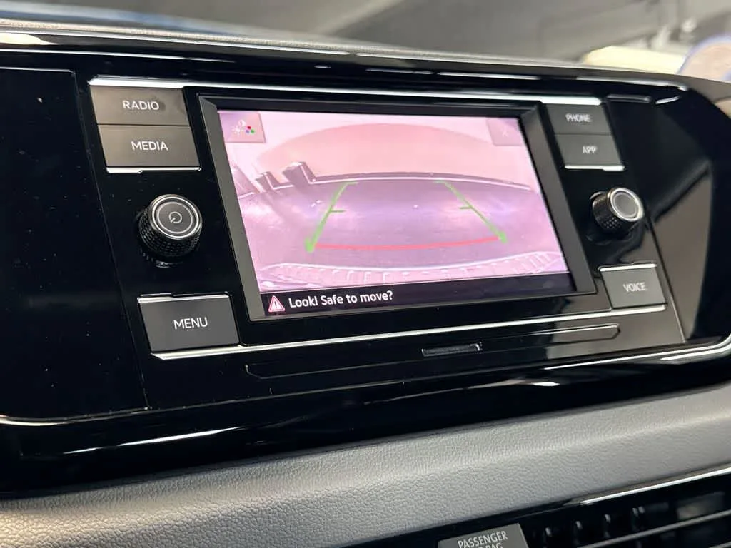 2024 Volkswagen Taos S photo 18