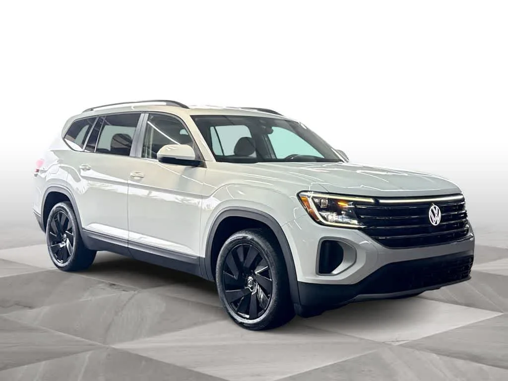 2024 Volkswagen Atlas 2.0T SE w/Technology photo 2