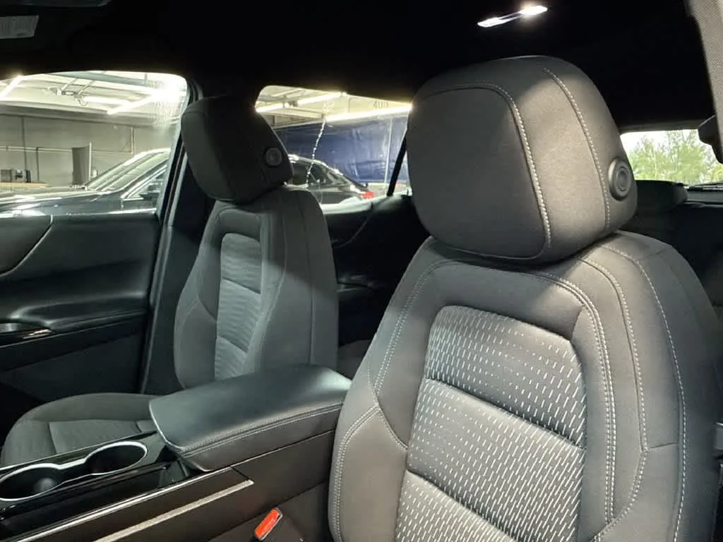 2025 Chevrolet Equinox FWD LT photo 14