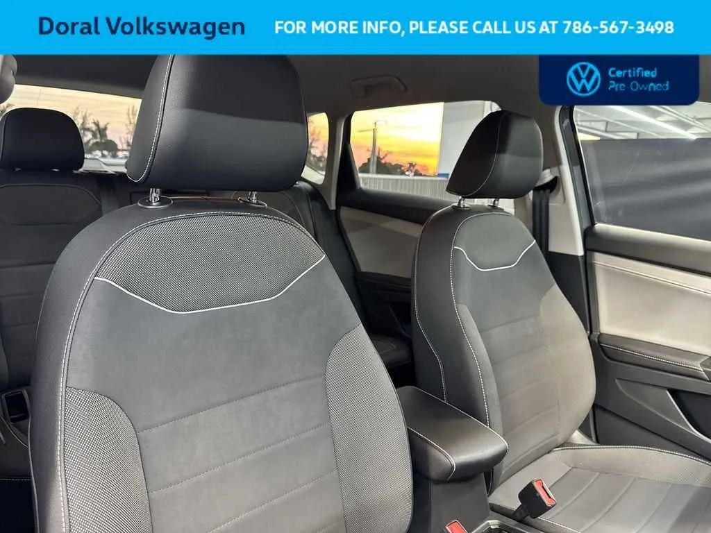 2024 Volkswagen Taos SE photo 32