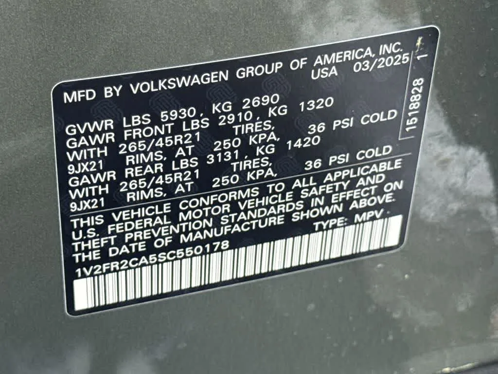 2025 Volkswagen Atlas 2.0T SEL Premium R-Line photo 29