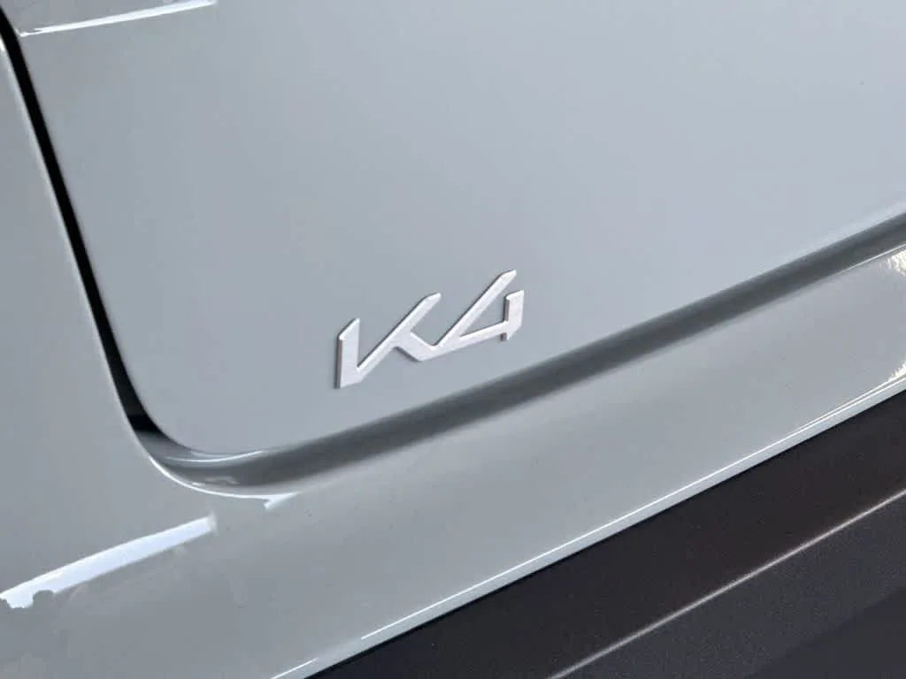 2025 Kia K4 EX photo 10