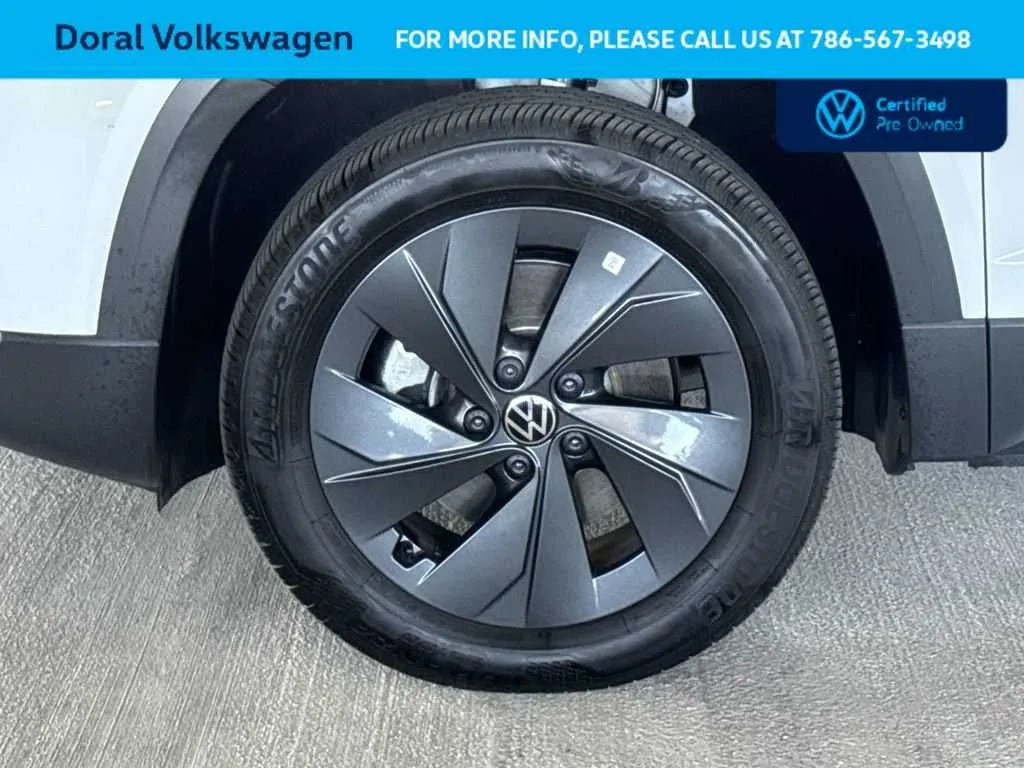 2025 Volkswagen Taos S photo 11
