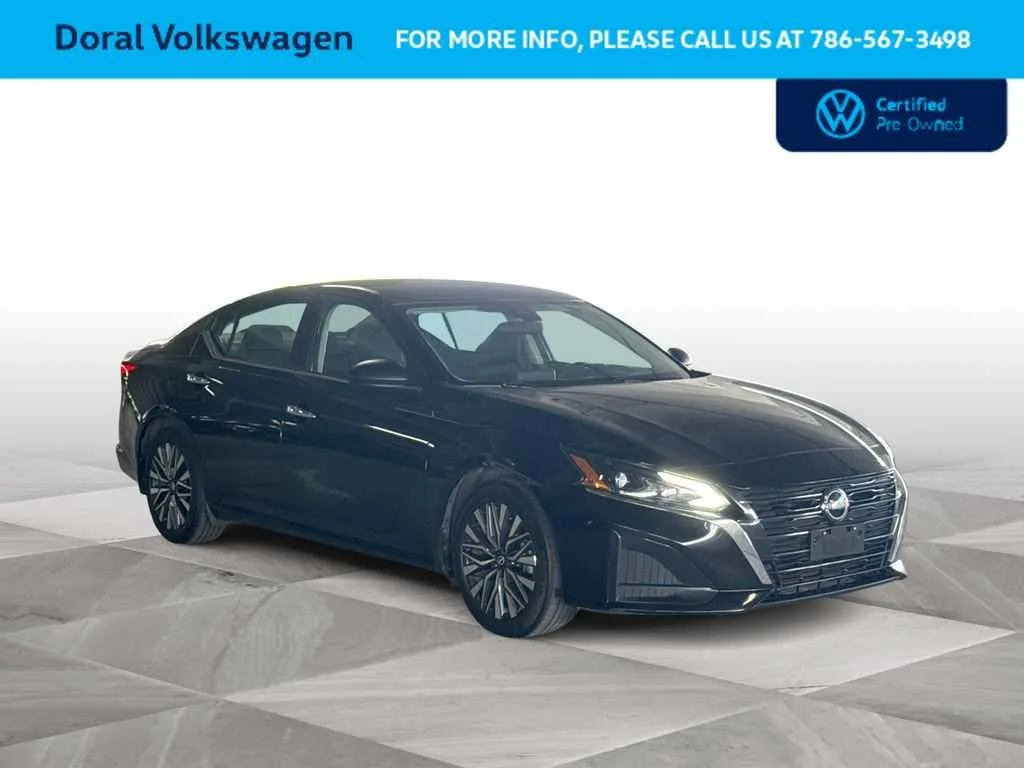 2024 Nissan Altima 2.5 SV photo 2