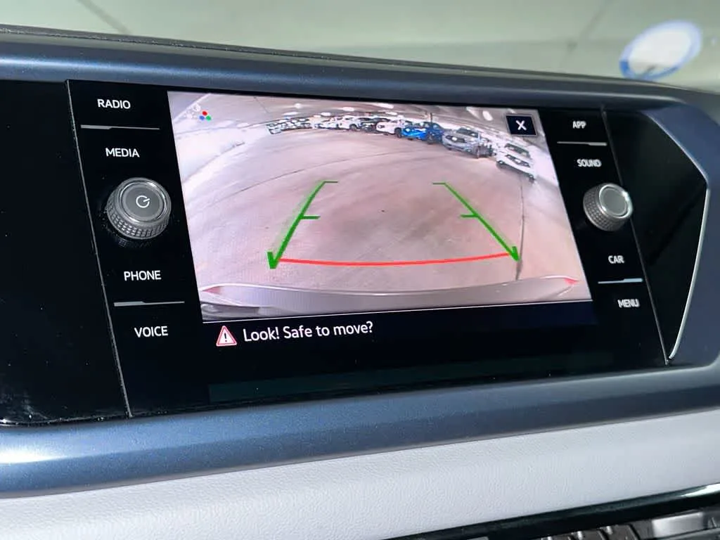2023 Volkswagen Taos SE photo 19