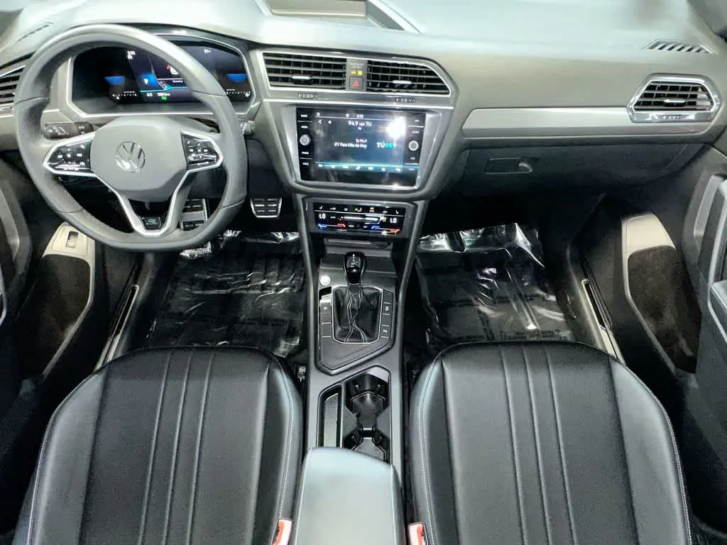 2024 Volkswagen Tiguan SE R-Line Black photo 24
