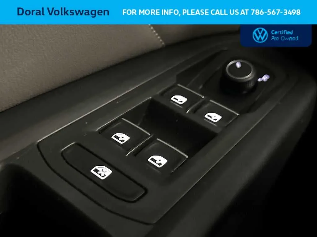 2023 Volkswagen Atlas Cross Sport 3.6L V6 SE w/Technology photo 17