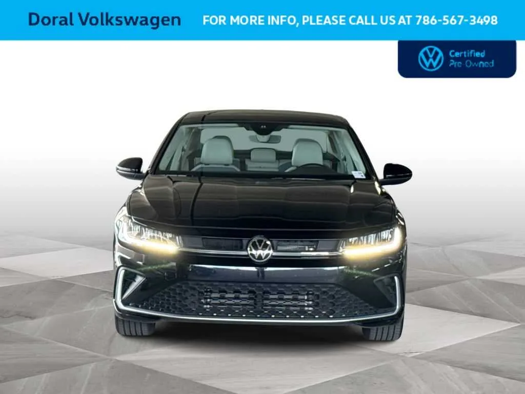 2025 Volkswagen Jetta SE photo 3