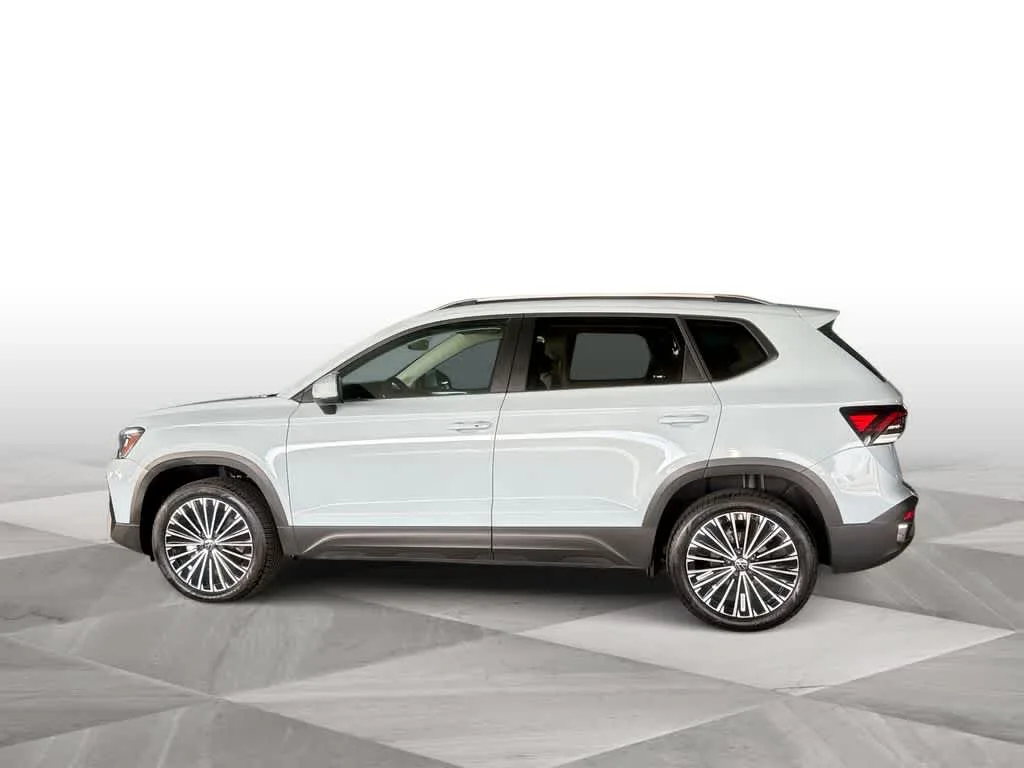 2026 Volkswagen Taos SE photo 5