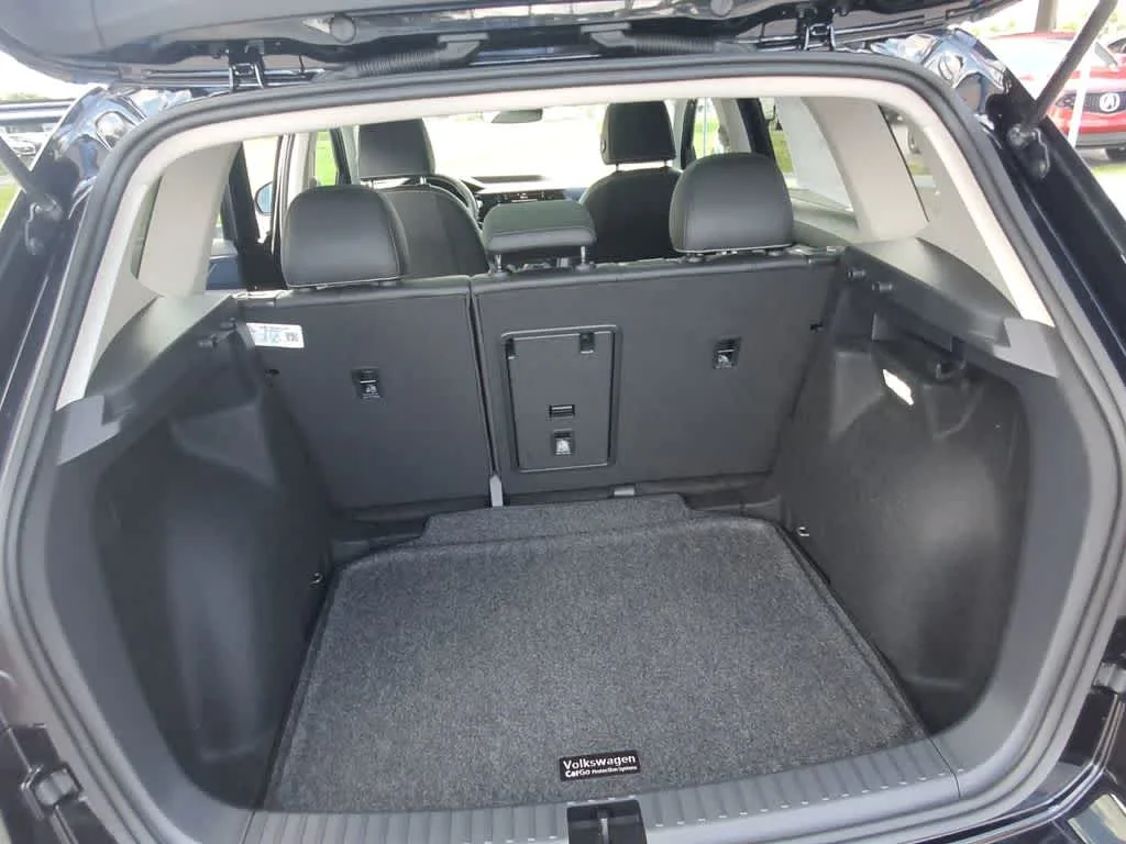 2024 Volkswagen Taos SE photo 30