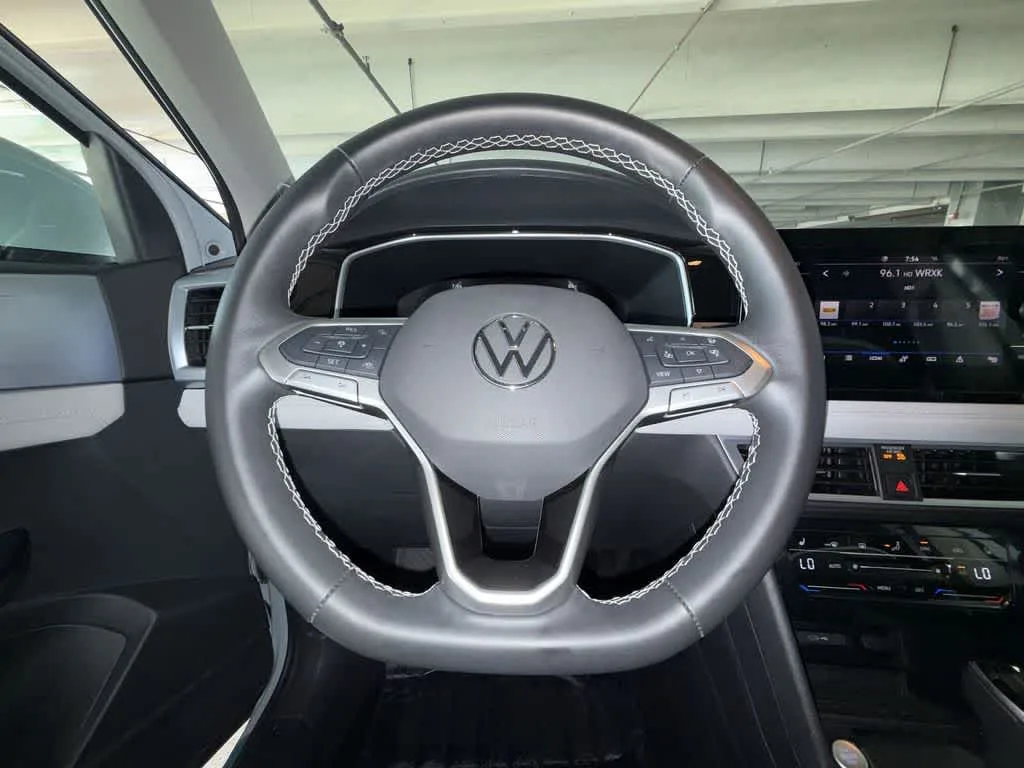 2026 Volkswagen Taos SE photo 15