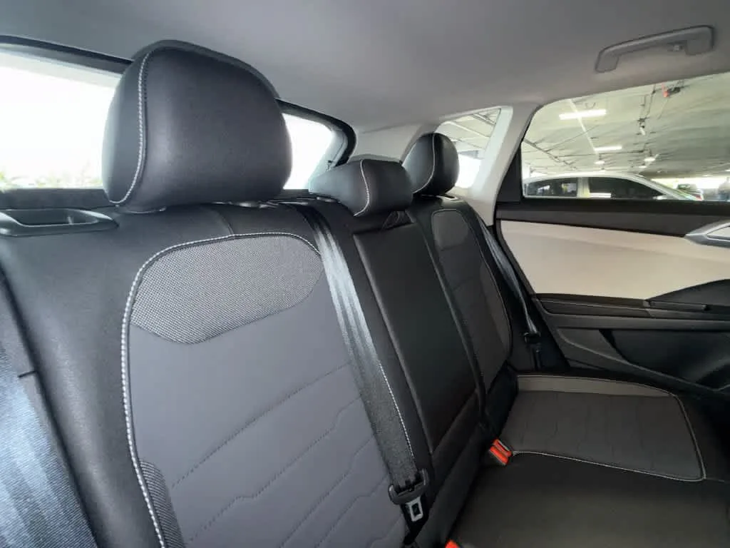 2026 Volkswagen Taos SE photo 26