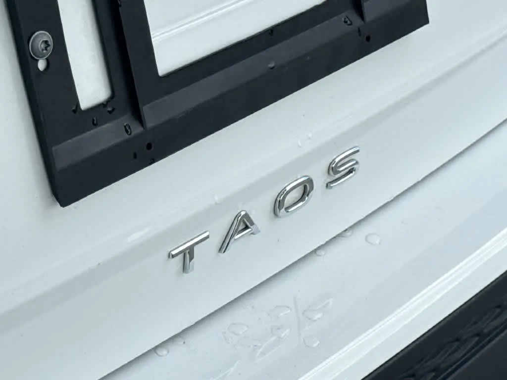 2023 Volkswagen Taos S photo 10