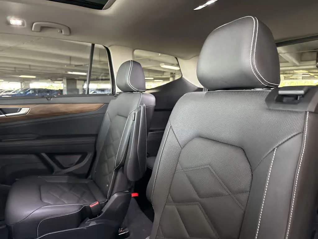 2026 Volkswagen Atlas 2.0T SE w/Technology photo 22