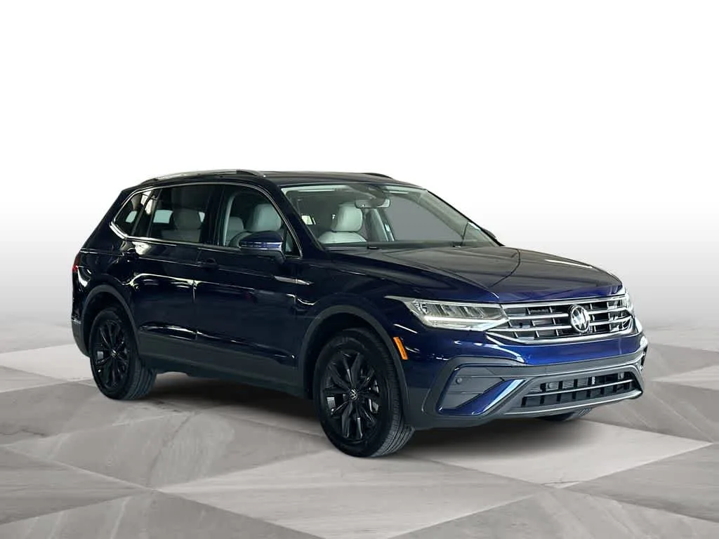 2024 Volkswagen Tiguan SE photo 2
