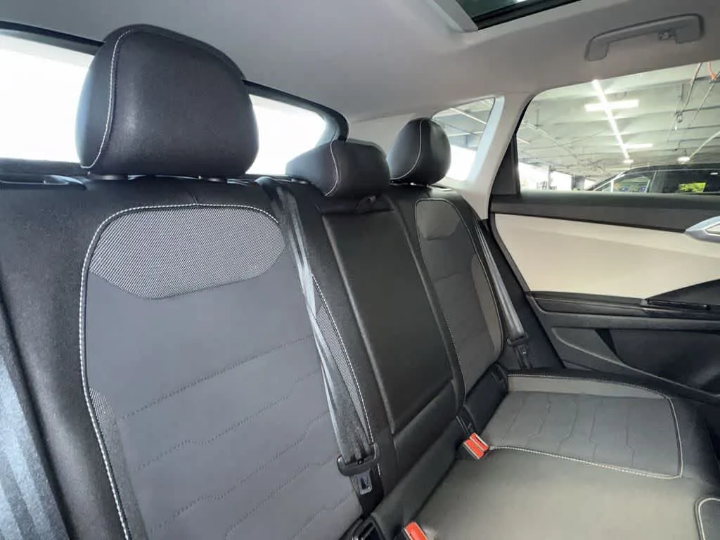 2026 Volkswagen Taos SE photo 26