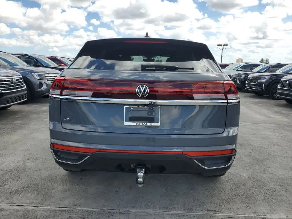 2024 Volkswagen Atlas Cross Sport 2.0T SE w/Technology photo 13