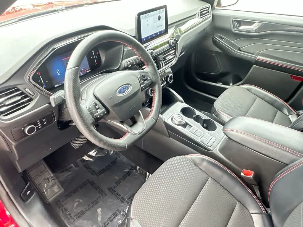 2025 Ford Escape ST-Line photo 13