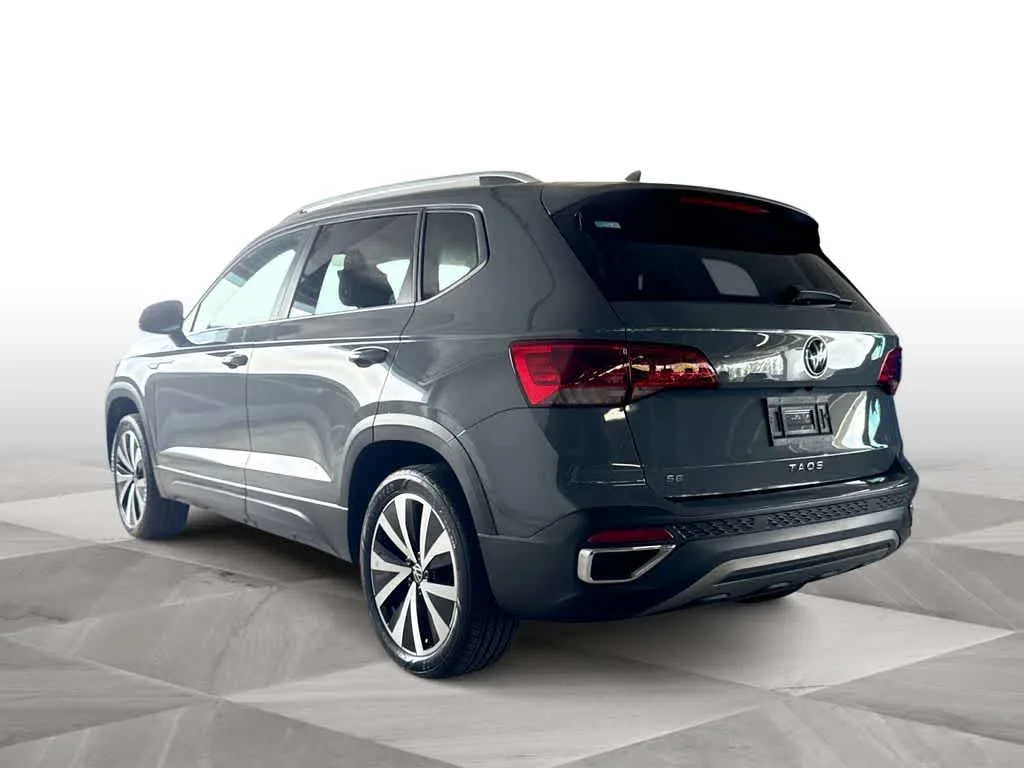 2023 Volkswagen Taos SE photo 6